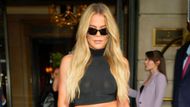 Khloé Kardashian’s hair and makeup (Image via Getty)